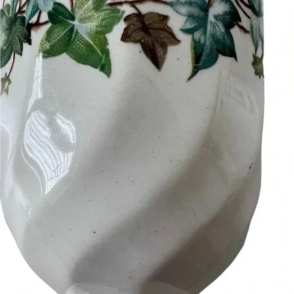 Vintage‎ Egg Cup Made In England - Picture 2 of 3